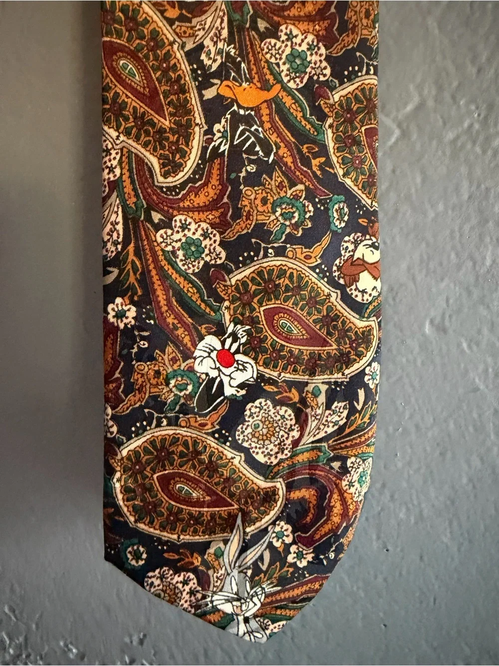 Vintage 1994 Looney Tunes Mania Hidden Character Paisley Tie